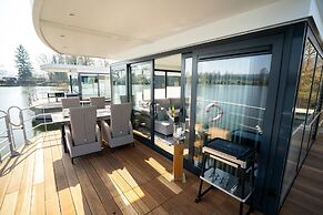 Schones Hausboot in Hoxter