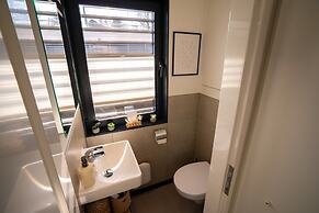 Schones Hausboot in Hoxter