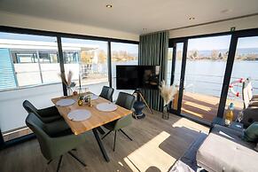 Schones Hausboot in Hoxter