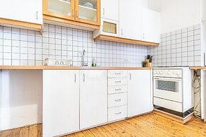 Affordable Apartment Near Stadthalle