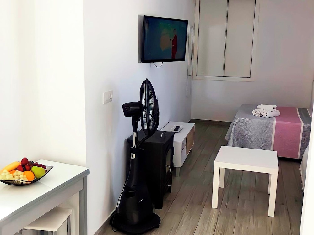 Estudio con Terraza y aire acondicionado