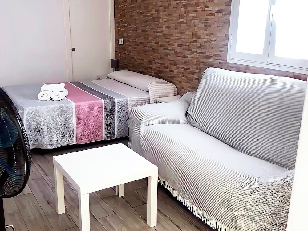 Estudio con Terraza y aire acondicionado