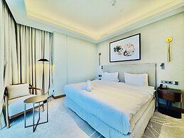 Venduras Skyline 3BR at Address Opera