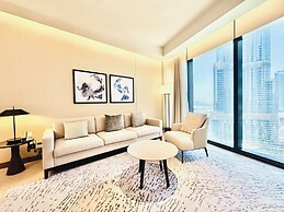 Venduras Skyline 3BR at Address Opera