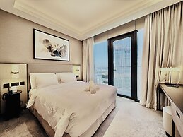 Venduras Skyline 3BR at Address Opera