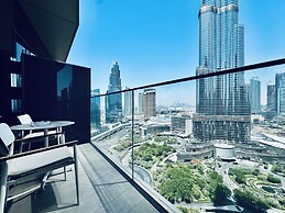 Venduras Skyline 3BR at Address Opera