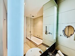 Venduras Chic 1BR at Damac Tower