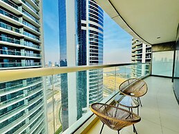 Venduras Chic 1BR at Damac Tower