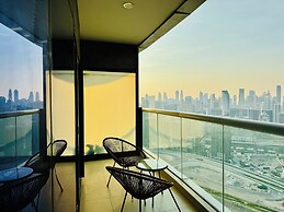 Venduras Cozy 1BR at Damac Tower