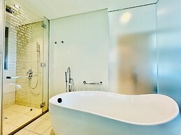 Venduras Cozy 3BR at Damac Tower