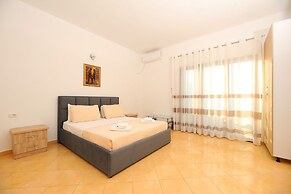 Hill Suites