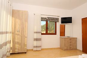 Hill Suites