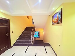 Hotel Prince Plaza with Swimming Pool
