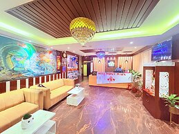 Hotel Prince Plaza with Swimming Pool