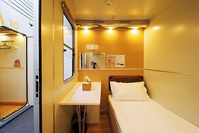 Ruqi hourly charged lounge