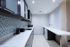 Stylish 2BR Business Bay Pool Access