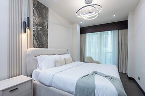 Stylish 2BR Business Bay Pool Access