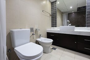 Stylish 2BR Business Bay Pool Access