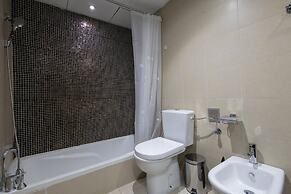 Stylish 2BR Business Bay Pool Access
