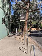 Fully Gated! Walk to Bus, Train & Box Hill High!