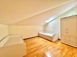 Rooftop Elegance Suite