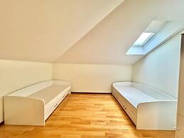 Rooftop Elegance Suite