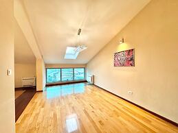 Rooftop Elegance Suite