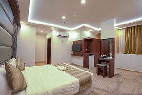 MG Crown Hotel 1