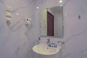 MG Crown Hotel 1