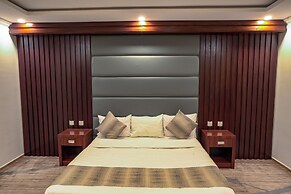 MG Crown Hotel 1
