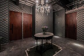 The Ruby Suite Luxury Room