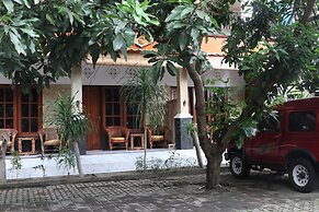 Adhya Guest House