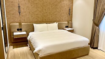 Aurhom By Royal Inn