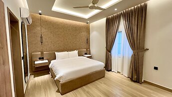 Aurhom By Royal Inn