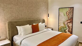 Aurhom By Royal Inn