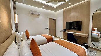 Aurhom By Royal Inn
