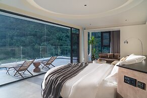 Karst Scenic Hotel