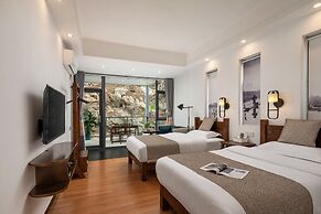 Karst Scenic Hotel