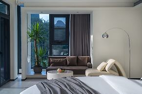 Karst Scenic Hotel