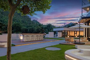 Karst Scenic Hotel