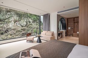 Karst Scenic Hotel