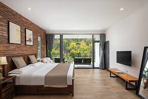 Karst Scenic Hotel
