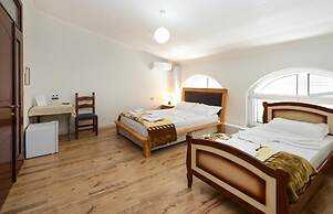 Hotel Familja