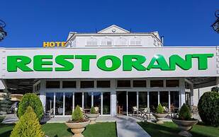 Hotel Familja