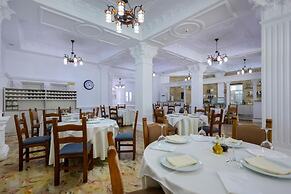 Hotel Familja