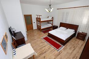 Hotel Familja
