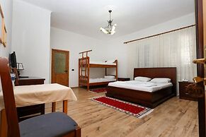 Hotel Familja