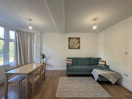 Charming Wallington Apartment With Hot Tub