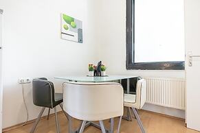 Affordable 3BR Apartment Rathausplatz