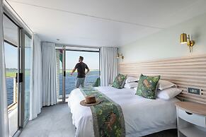 Zambezi Queen by Mantis